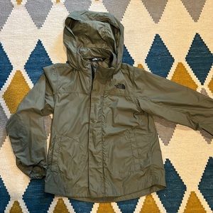 Girls North Face windbreaker size 7/8